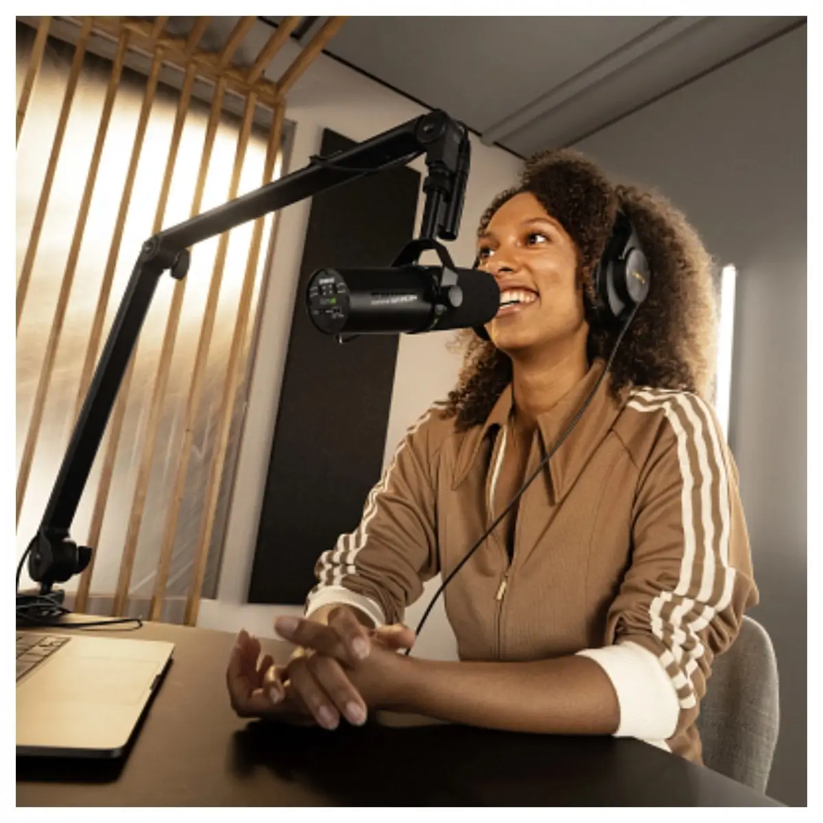 Shure SM7dB Broadcast Δυναμικό Μικρόφωνο με Preamp-10